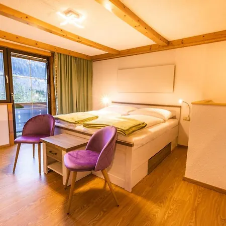 Sam's Chalet Chalet *